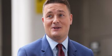 Labour heads for showdown as concessions fail to quash welfare rebel