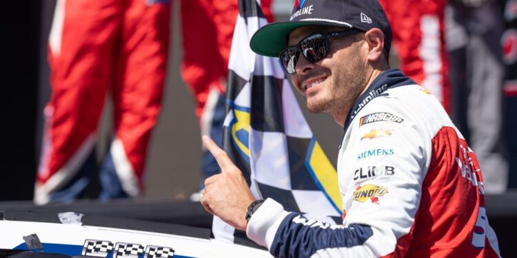 Hometown hero Kyle Larson seems to defend his Sonoma title