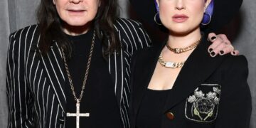 Kelly Osbourne Wears His Sun shades