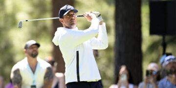 “He’s prepared for retirement” – NFL followers react to Aaron Rodgers teeing off at ACC movie star golf match