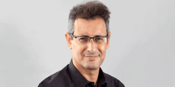 Architect of gov’t co board reform turns towards Amsalem