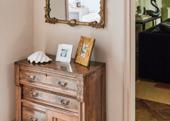 7 Thrift and Vintage Purchasing Tricks to Assist You Discover Objects You Love | Wit & Delight