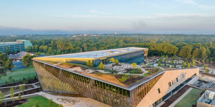The World’s Richest Lady Has Opened a Medical College