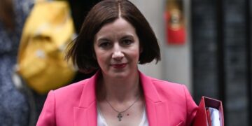 Ministers to launch £500mn scheme to assist struggling households