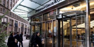 US banks announce huge shareholder payouts as Fed eases stress exams