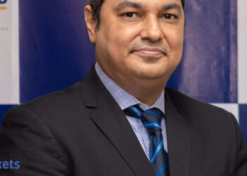 Keep put in mounted revenue; subsequent one yr is accrual-driven, not double-digit returns, says LIC MF’s Marzban Irani