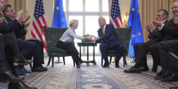 Queen Ursula ought to begin charging to observe her kinky dance with Trump — RT World Information