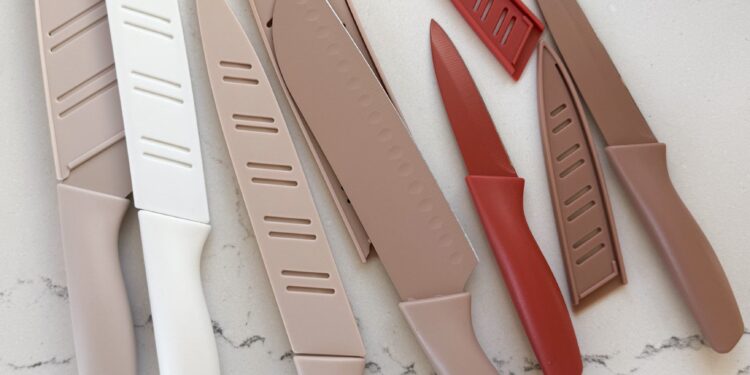 Below $25 Amazon Gadgets We’re Utilizing Like Loopy