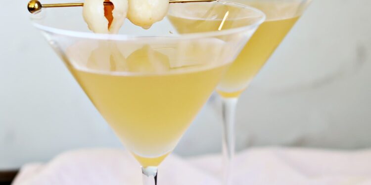 Lychee Martini – A Stunning Mess