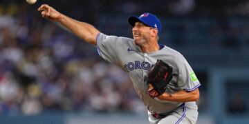 Scherzer, Kershaw ship one other compelling duel as Blue Jays lose to Dodgers