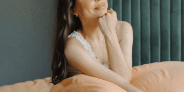 Meet ‘Excellent Peach’—The Coloration That Remodeled My Bed room and My Sleep