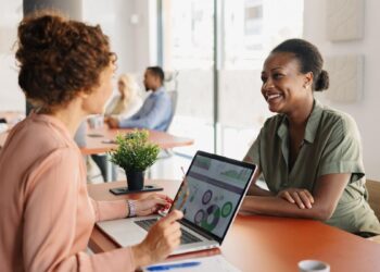 Most Individuals Confuse These 2 Credit score Instruments — Right here’s Why It Issues, Based on a Prime CFP