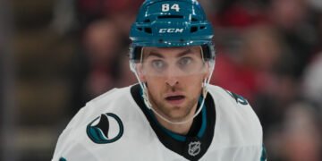 Two-time Stanley Cup champion leaves NHL for Switzerland