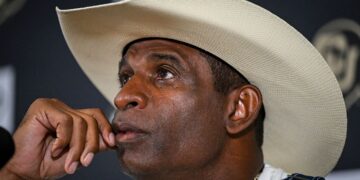 How surgeons construct a brand new bladder for most cancers sufferers like Deion Sanders : Pictures