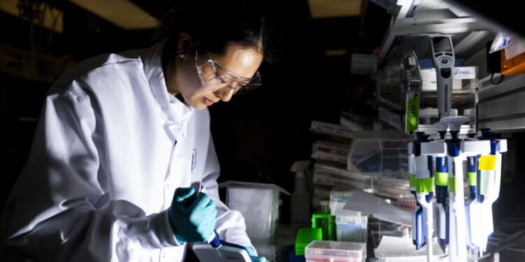 Public well being specialists dismayed by RFK Jr.’s defunding of mRNA vaccine analysis : Photographs