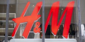 H&M shares bounce 8% on third-quarter gross sales beat as turnaround takes tempo
