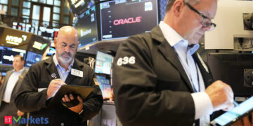 US equities finish decrease as valuation issues creep in