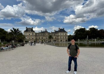 Taking a Historic Stroll Via Paris with Context Journey