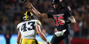 Mark Gronowski’s 3 dashing TDs take Iowa previous Rutgers