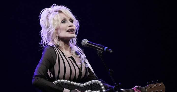 Dolly Parton postpones Vegas residency for 1 12 months as a result of ‘well being challenges’ – Nationwide