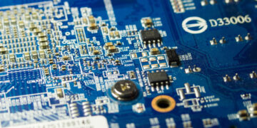 Jim Cramer Thought Broadcom Inc. (AVGO) “Would Be Up Extra” After Oracle’s Convention Name