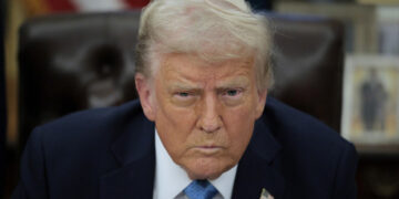 Trump threatens ‘struggle’ on Chicago over immigration — RT World Information