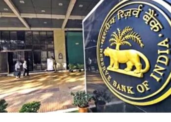 RBI orders BNPL startup Simpl to halt fee operations over regulatory breach