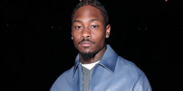 Stefon Diggs Takes Tumble On Pilates Machine In Resurfaced Clip