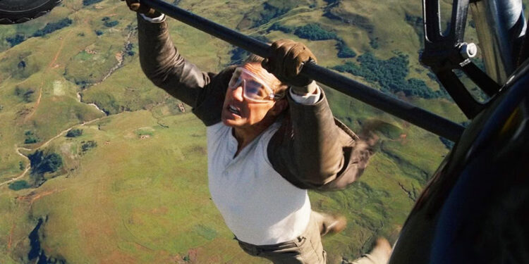 Unimaginable 8 Stunt That Left Tom Cruise With A Ugly Damage