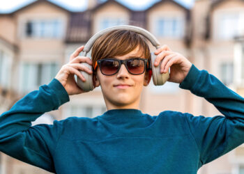 5 Prime Rated Wi-fi Headphones For Much less Than $100