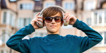 5 Prime Rated Wi-fi Headphones For Much less Than $100