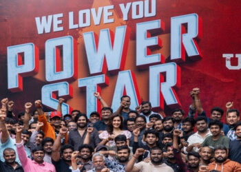 Pawan Kalyan Poses With Ustaad Bhagat Singh Staff on The Final Day of Shoot