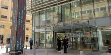 Shares proceed to fall – Globes