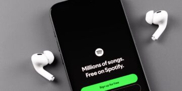 Spotify scraps shuffle restriction for customers of free tier