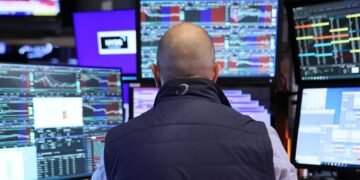 Morningstar launches benchmark monitoring each private and non-private markets in 1 index — right here’s what it means for buyers