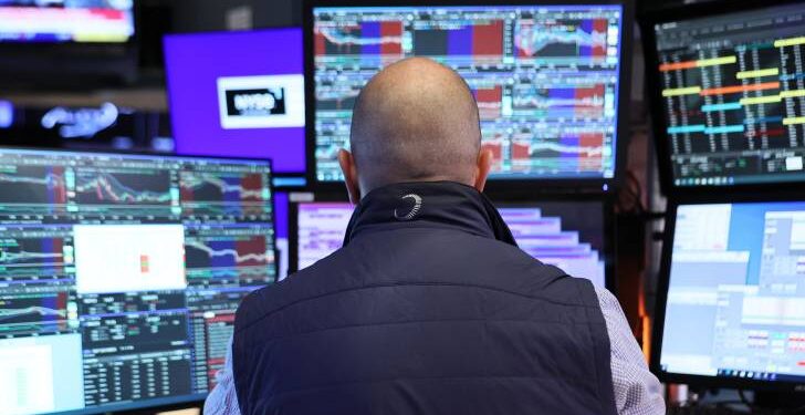 Morningstar launches benchmark monitoring each private and non-private markets in 1 index — right here’s what it means for buyers