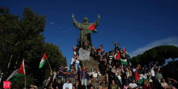 Tens of hundreds march in Barcelona and Rome to protest Israel’s marketing campaign in Gaza