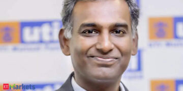 Personal banks, consumption and metals drive optimism amid earnings season