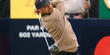 Xander Schauffele climbs into tie for lead in Japan