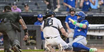Jays on bended knee for SS Bo Bichette to make playoff return
