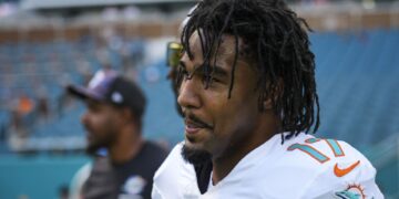 Jaylen Waddle ignites hypothesis on commerce to divisional rival with cryptic put up amid rumors round Dolphins WR