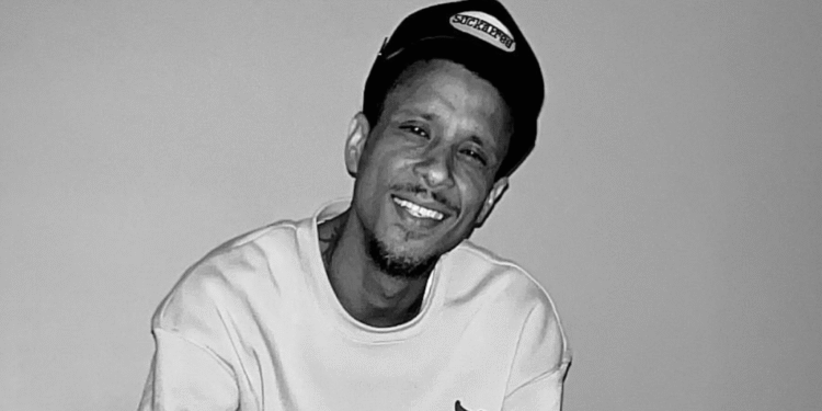 ‘Recent Prince of Bel-Air’ Little one Star Was 42