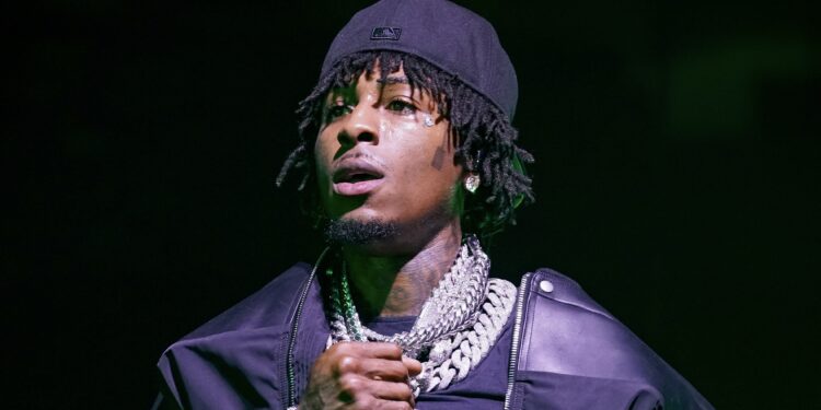 Social Media Customers Suppose She’s Anticipating (Vid.)