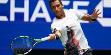 Auger-Aliassime bounces Tabilo to advance at Shanghai Masters