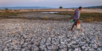 Groundbreaking report reveals highly effective hyperlink between poverty and the local weather disaster — International Points