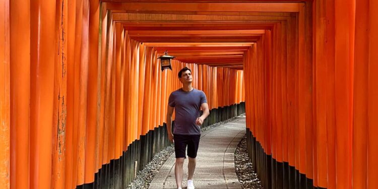 A Higher Approach to Keep Linked When You Journey