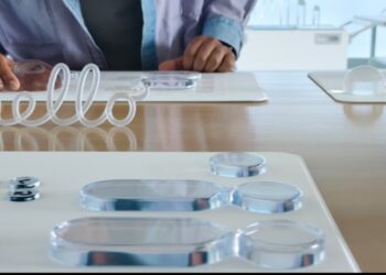 Apple will let customers roll again the Liquid Glass look with new ‘tinted’ choice