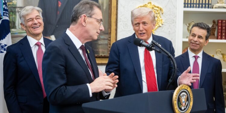 TrumpRx web site for drug reductions is a part of Pfizer deal : Photographs