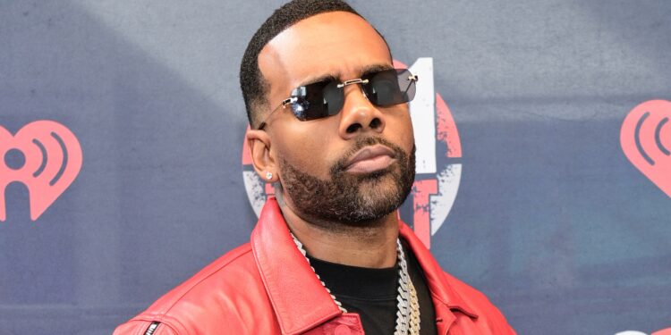 Mario Appears To Examine Fan Who Grabbed His Personal Space (Video)