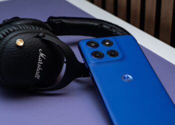 6 Finest Telephones With Headphone Jacks (2025): Examined and Reviewed